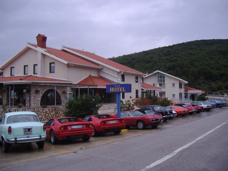 Hotel Zlatni Lav Martinscica  Luaran gambar