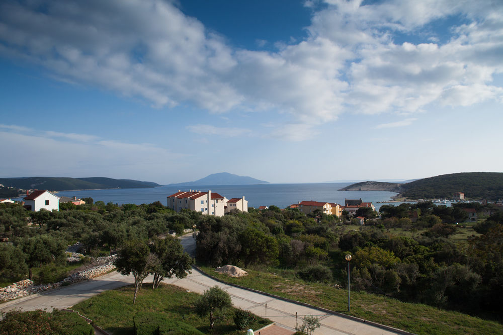 Hotel Zlatni Lav Martinscica  Luaran gambar