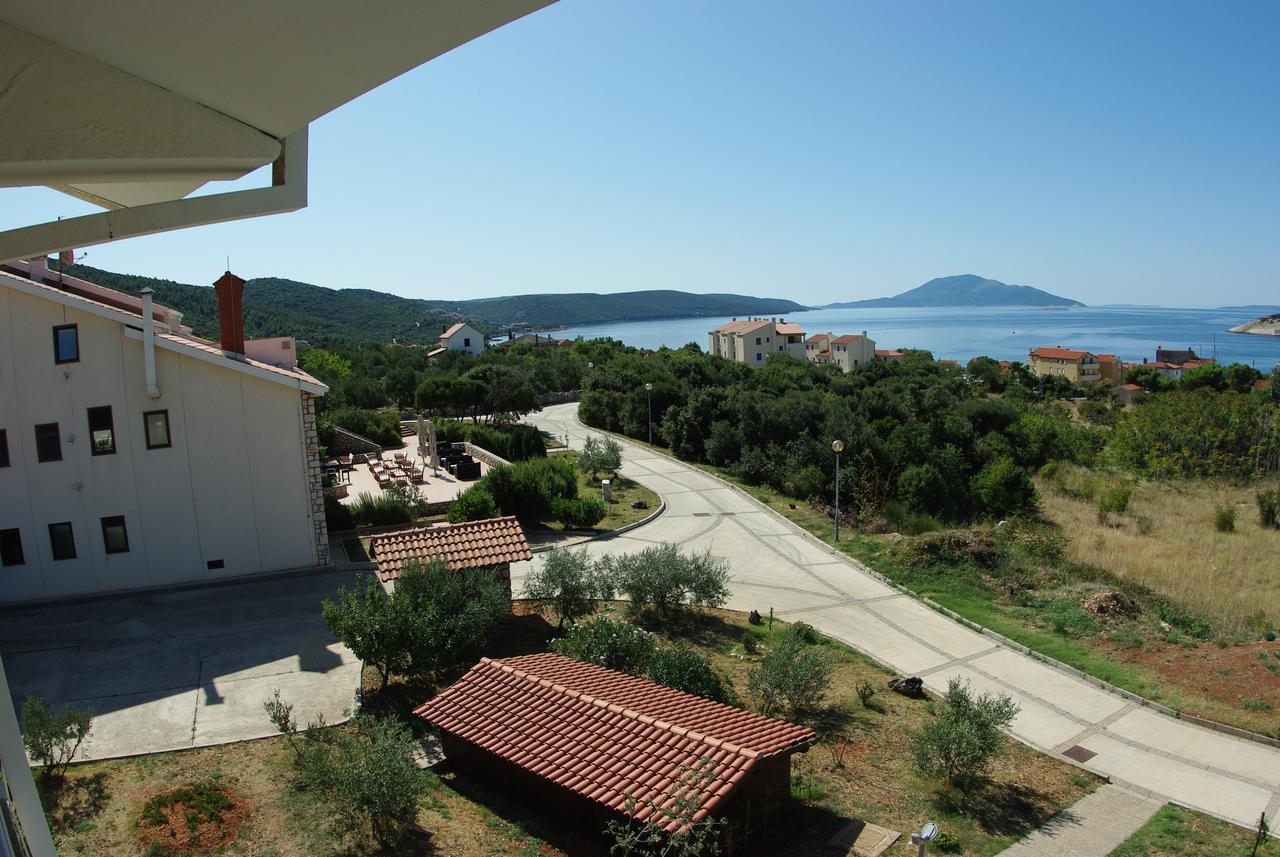 Hotel Zlatni Lav Martinscica  Luaran gambar